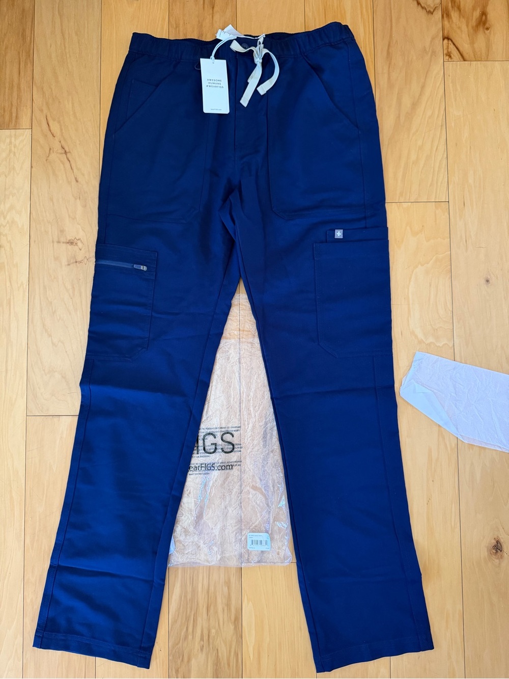 FIGS Mens’s Cairo Cargo Pants Navy size S Scrub Pants NWT in bag